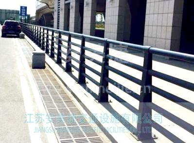 公路边缘隔离栏杆