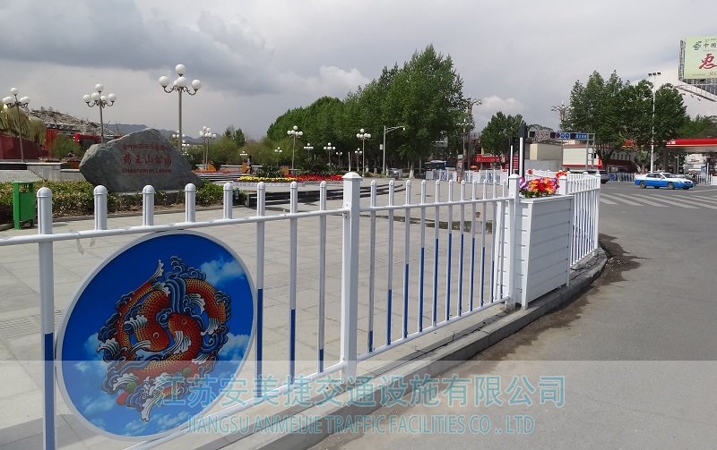 1111551160071399.jpg 穿插式护栏1-3.jpg